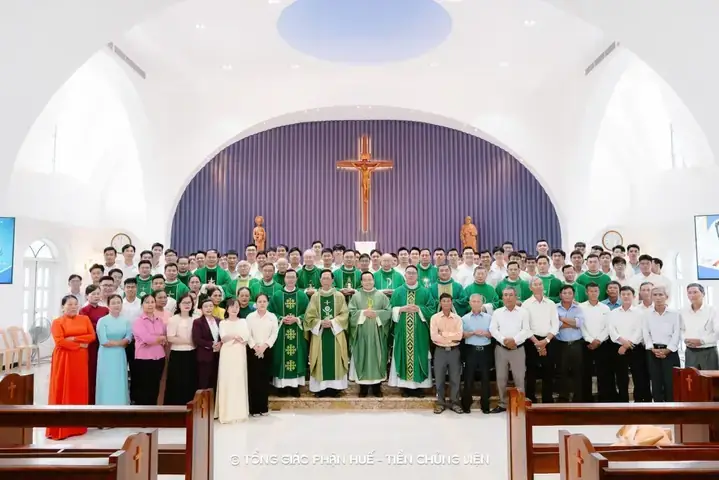 Hướng Dẫn Chi Tiết Lời Khấn Cúng Đầu Năm Tư Gia Ở Huế Đúng Chuẩn Tâm Linh Hướng Dẫn Chi Tiết Lời Khấn Cúng Đầu Năm Tư Gia Ở Huế Đúng Chuẩn Tâm Linh