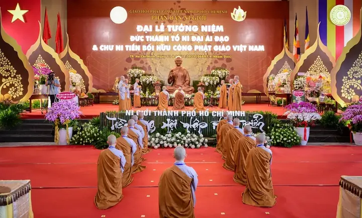 Lục Dâng Hương Cúng Dường Tam Bảo Là Gì Và Ý Nghĩa Các Vật Phẩm Lục Dâng Hương Cúng Dường Tam Bảo Là Gì Và Ý Nghĩa Các Vật Phẩm