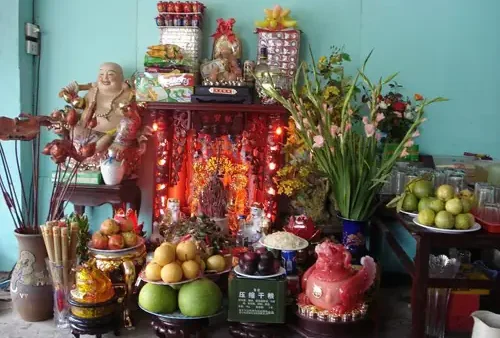 Những Lưu Ý Quan Trọng Khi Thờ Cúng Thần Tài Để Thu Hút Tài Lộc Và Tránh Phạm Kỵ