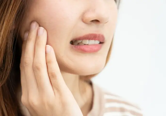 Khi Nào Hiện Tượng Má Phải Giật Trở Nên Nguy Hiểm Và Cần Đi Khám Bác Sĩ? Khi Nào Hiện Tượng Má Phải Giật Trở Nên Nguy Hiểm Và Cần Đi Khám Bác Sĩ?