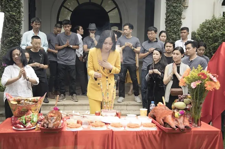 Thực Hư Vụ Lùm Xùm Trang Phục Của Mai Phương Thúy Trong Lễ Cúng Tổ Nghề Là Gì? Thực Hư Vụ Lùm Xùm Trang Phục Của Mai Phương Thúy Trong Lễ Cúng Tổ Nghề Là Gì?