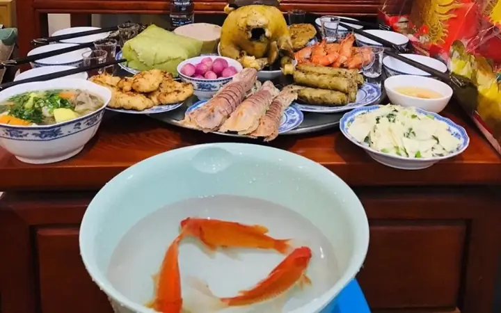 Mâm Cơm Cúng Ông Táo Của Người Huế: Hướng Dẫn Chuẩn Bị Lễ Vật Và Nghi Thức Trọn Vẹn