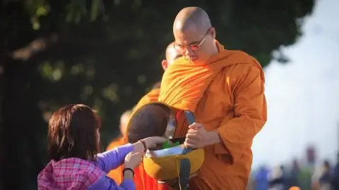 Tục Thờ Cúng Tổ Tiên: Nguồn Gốc, Ý Nghĩa Văn Hóa Và Nghi Lễ Truyền Thống Của Người Việt Tục Thờ Cúng Tổ Tiên: Nguồn Gốc, Ý Nghĩa Văn Hóa Và Nghi Lễ Truyền Thống Của Người Việt