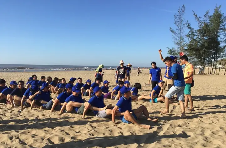 Thuyền Mắc Cạn Trên Cạn Tượng Trưng Cho Những Cản Trở Lớn Trong Công Việc. Thuyền Mắc Cạn Trên Cạn Tượng Trưng Cho Những Cản Trở Lớn Trong Công Việc.