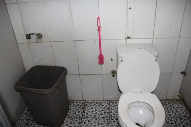 Mơ Thấy Nhà Vệ Sinh Bẩn Thỉu, Ngập Nước Hoặc Tắc Bồn Cầu Báo Hiệu Điềm Gì? Mơ Thấy Nhà Vệ Sinh Bẩn Thỉu, Ngập Nước Hoặc Tắc Bồn Cầu Báo Hiệu Điềm Gì?