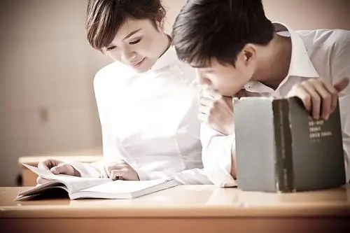 Giải Mã Ý Nghĩa Khi Mơ Thấy Hôn Người Lạ, Người Quen, Bạn Thân Hoặc Người Yêu Cũ Giải Mã Ý Nghĩa Khi Mơ Thấy Hôn Người Lạ, Người Quen, Bạn Thân Hoặc Người Yêu Cũ