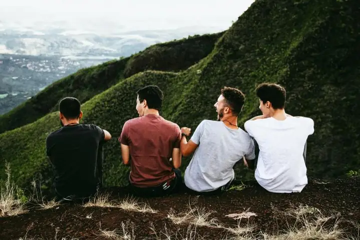 Mơ Thấy Kẻ Thù Đuổi Bắt Hoặc Đến Nhà Có Điểm Gì Khác Biệt?