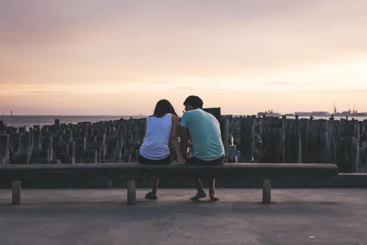 Có Nên Thổ Lộ Tình Cảm Ngay Ngoài Đời Thực Sau Khi Gặp Giấc Mơ Đẹp Về Crush Không?