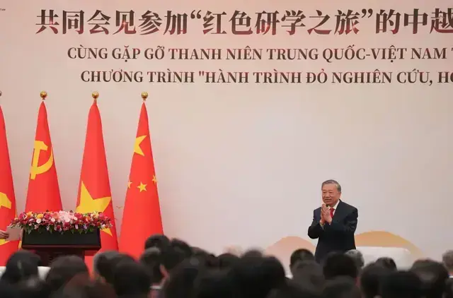 Những Yếu Tố Tâm Lý Và Ngữ Cảnh Nào Ảnh Hưởng Đến Việc Giải Mã Giấc Mơ Ngoài Hành Tinh?