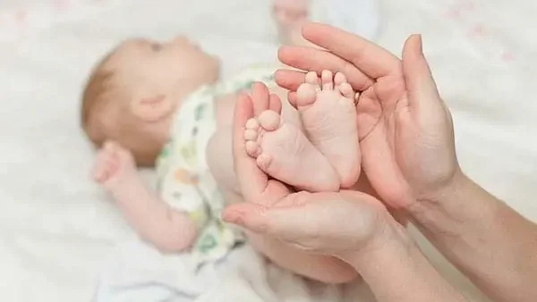 Giải Mã Giấc Mơ Thấy Sinh Con Gái Là Điềm Báo Gì, Tốt Hay Xấu?