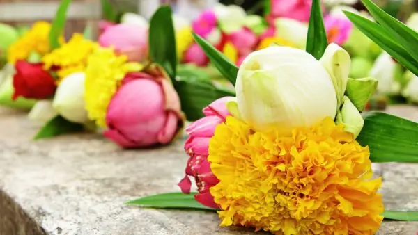 Mua Đồ Cúng Đến Lễ Phật Nên Chuẩn Bị Những Gì Để Trọn Lòng Thanh Tịnh?