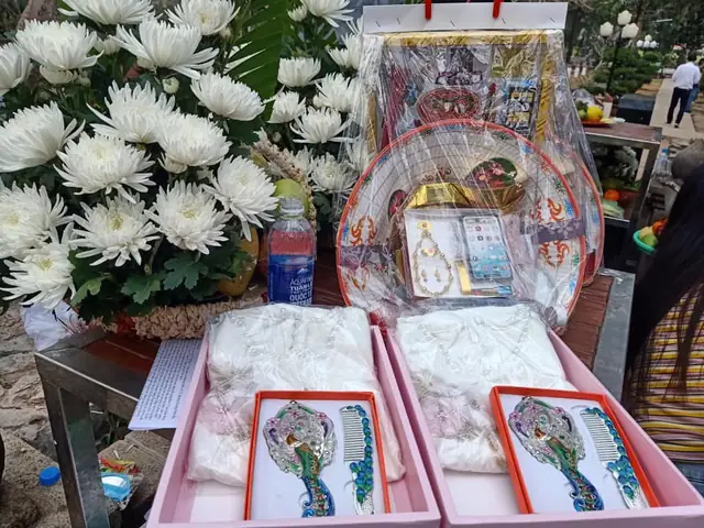 Kinh Nghiệm Mua Đồ Cúng Mộ Chị Võ Thị Sáu Ở Côn Đảo Cần Chuẩn Bị Những Gì?
