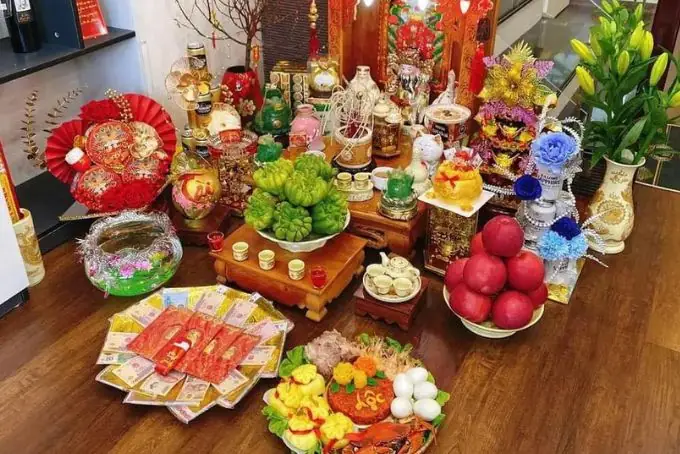 Mua Gì Cúng Thần Tài Khi Về Nhà Mới: Lễ Vật Chuẩn Và Cách Bày Trí Trọn Vẹn Mua Gì Cúng Thần Tài Khi Về Nhà Mới: Lễ Vật Chuẩn Và Cách Bày Trí Trọn Vẹn