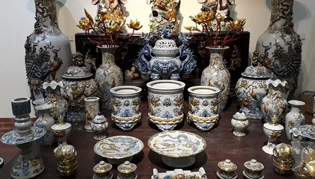 Mơ Thấy Bàn Thờ Gia Tiên Hay Bát Hương Thần Tài Tự Bốc Cháy