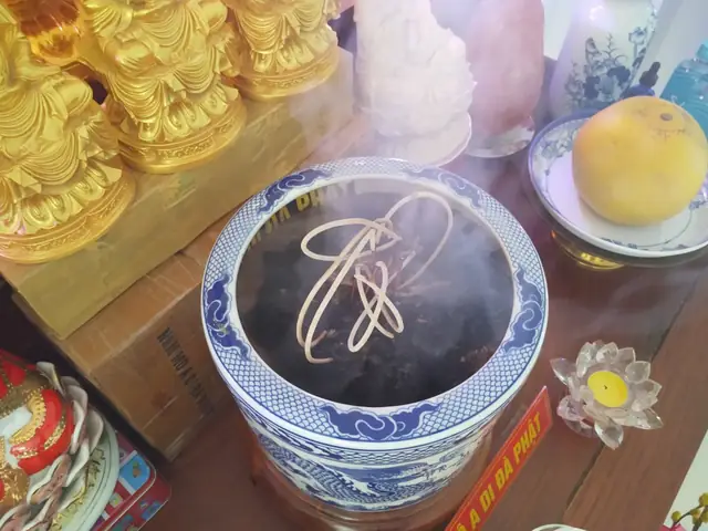 Những Giấc Mơ Liên Quan Khác Như Bát Hương Bị Đổ Vỡ Hoặc Di Chuyển