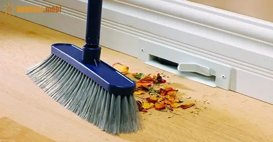Chiêm Bao Thấy Người Khác Đang Cầm Chổi Quét Nhà Là Điềm Gì, Đánh Con Gì?