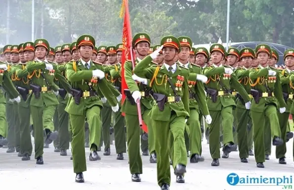 Chứng Kiến Cảnh Sát Giao Thông Làm Nhiệm Vụ Với Người Khác Trong Mơ