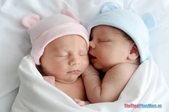 Nằm Mơ Thấy Cho Em Bé Bú Đánh Con Gì? Giải Mã Điềm Báo Và Con Số May Mắn