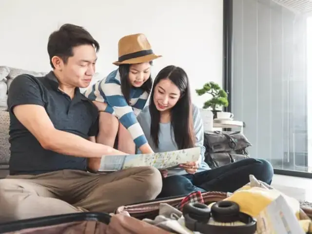 Hình Ảnh Cặp Đôi Hạnh Phúc Trong Khung Hình Cưới Mang Nhiều Ý Nghĩa.