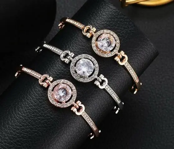 Mẫu Vòng Cổ Và Lắc Tay Kim Cương Quý Giá Đầy Cuốn Hút Mẫu Vòng Cổ Và Lắc Tay Kim Cương Quý Giá Đầy Cuốn Hút