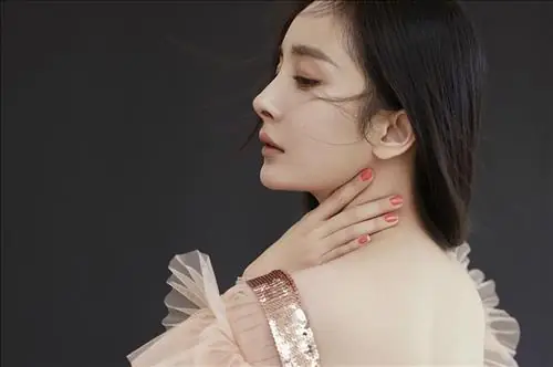 Nằm Mơ Thấy Người Nổi Tiếng Báo Điềm Gì? Giải Mã Giấc Mơ Và Chọn Con Số May Mắn Nào?
