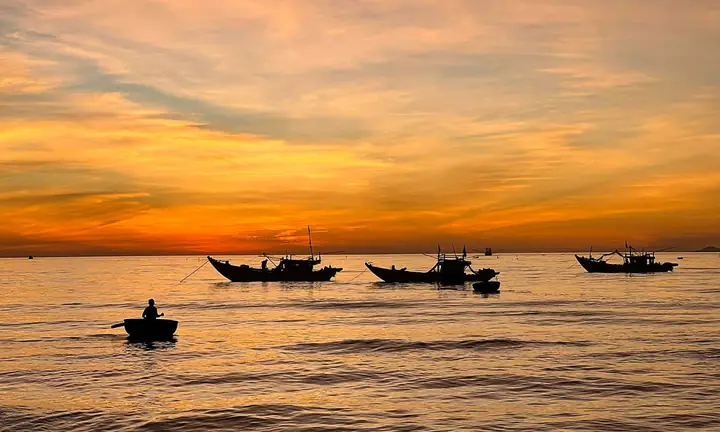 Mơ Thấy Sóng Biển Vào Ban Đêm Hoặc Lúc Hoàng Hôn Tương Ứng Với Số Mấy?