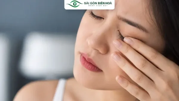 Nháy Mắt Trái Nữ Có Điềm Báo Gì? Giải Mã Chi Tiết Theo Khung Giờ Và Góc Nhìn Y Khoa