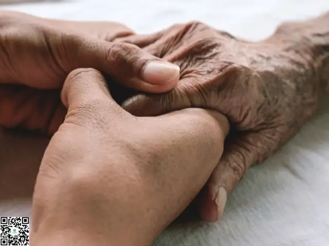 Hướng Dẫn Chăm Sóc Thể Chất Cho Người Bệnh Ở Giai Đoạn Cuối Đời Theo Lời Khuyên Chuyên Gia