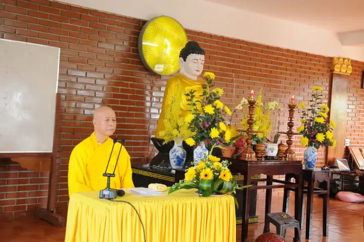 Hướng Dẫn Chi Tiết Văn Tác Bạch Cúng Dường Trai Tăng Chuẩn Xác Nhất Cho Phật Tử