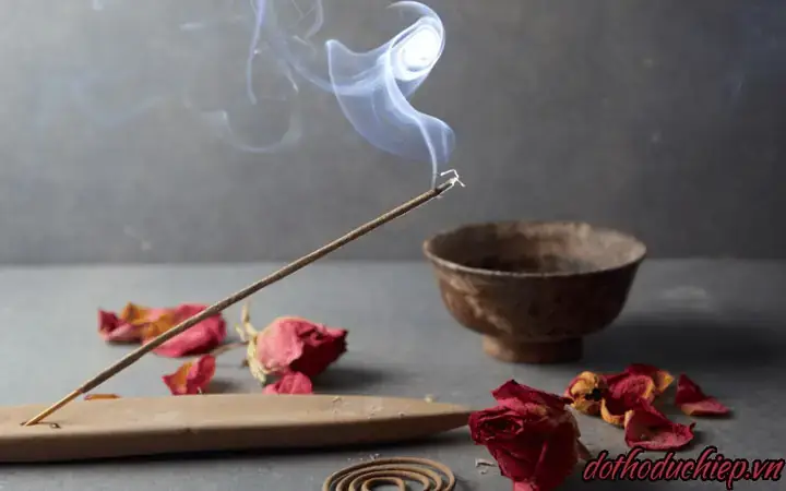 Thắp Hương Bị Tắt 2 Cây Vào Các Ngày Đặc Biệt Có Đáng Lo Không? Thắp Hương Bị Tắt 2 Cây Vào Các Ngày Đặc Biệt Có Đáng Lo Không?