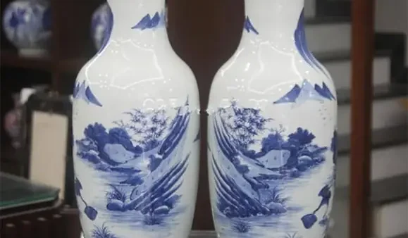 Làm Vỡ Lọ Hoa Trên Bàn Thờ Là Điềm Báo Gì? Giải Mã Tâm Linh Và Cách Hóa Giải
